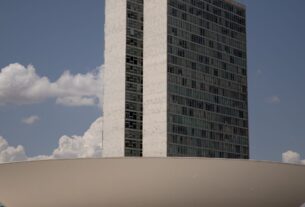 Comissão aprova LDO 2025 e texto vai ao plenário do Congresso