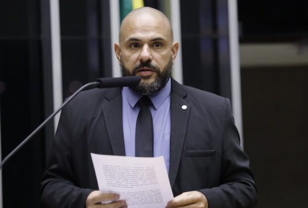 Deputado Sargento Portugal (Podemos-RJ) fala no Plenário da Câmara dos Deputados