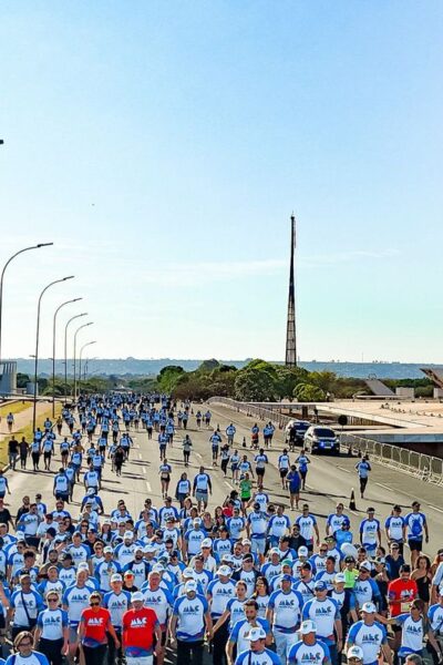 "Brasil será soberano pela educação", diz Lula na corrida MEC 95 anos
