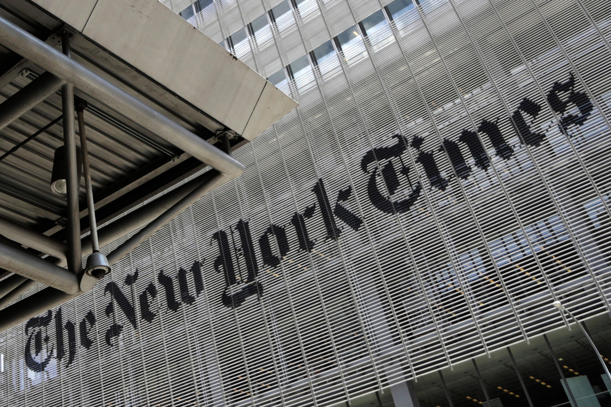 Juiz dos EUA rejeita processo em que Trump pedia US$ 15 bi ao 'The New York Times' por difamação